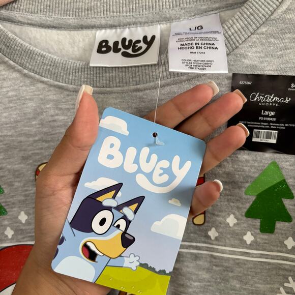 NWT Bluey Gray Christmas Sweatshirt Bluey and Bingo wearing Christmas hats Large - Picture 4 of 7
